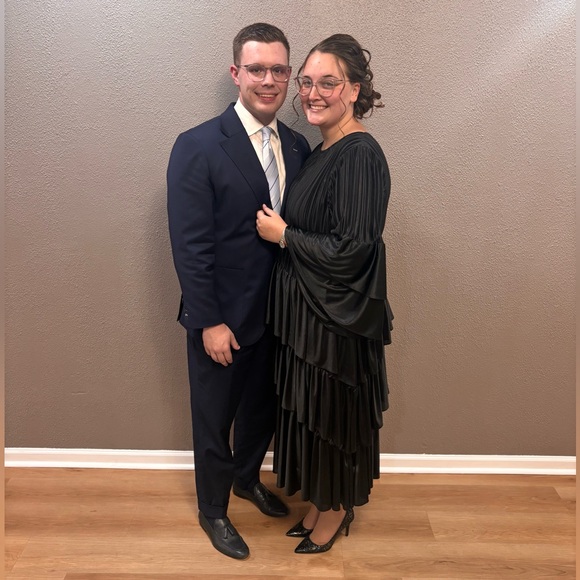 Meet your Posher, Katie - Picture 3 of 8